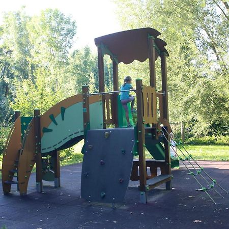 Camping L'Ilot Du Chail Sansais Exterior foto
