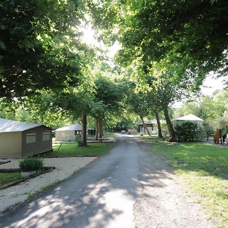 Camping L'Ilot Du Chail Sansais Exterior foto